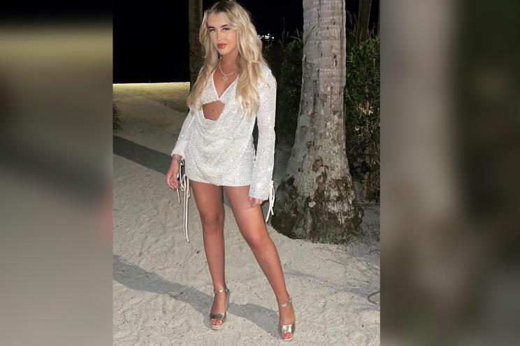 kendra shanks feet 5