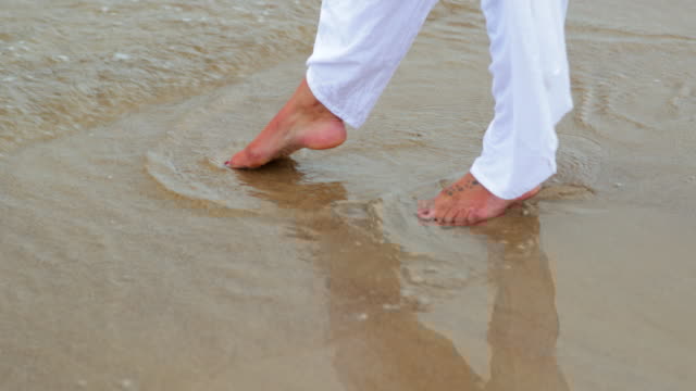 kendra sunderland feet 5