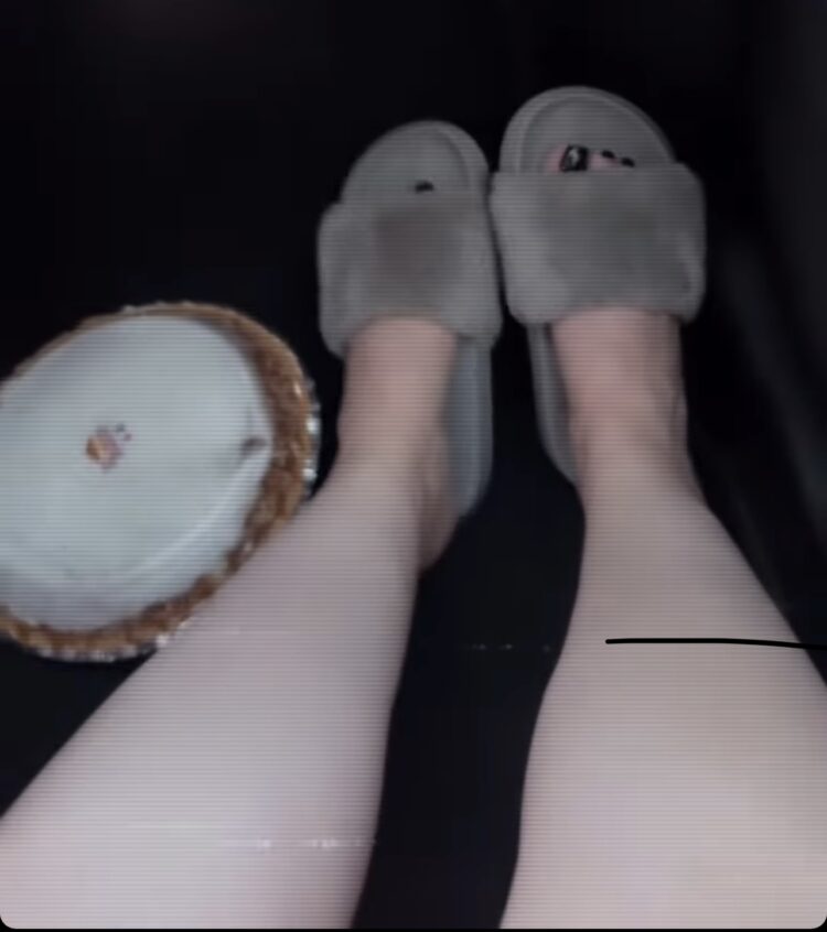 kenia ontiveros feet 3