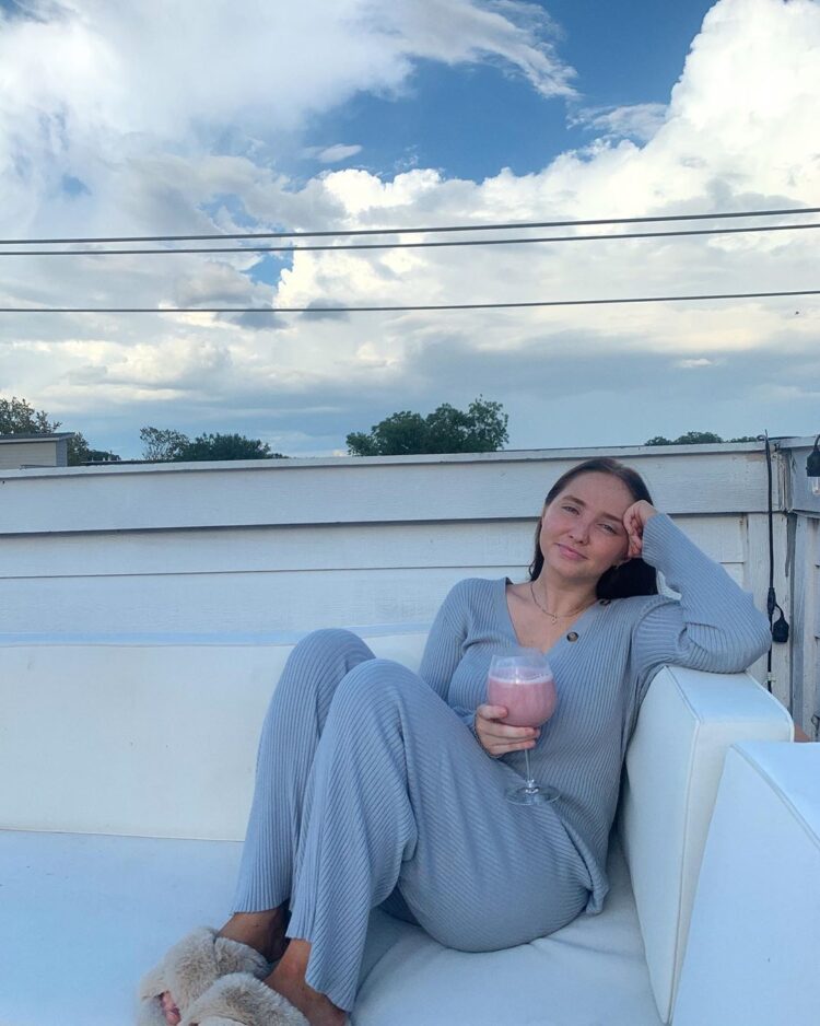 kenzie elizabeth feet 2