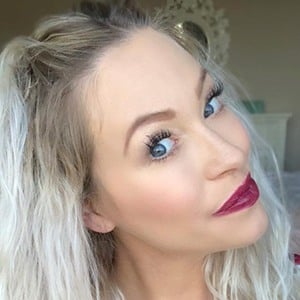 keri lynne horsland feet 3