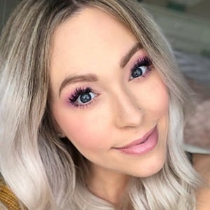 keri lynne horsland feet 4