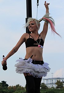 kerli koiv feet 6