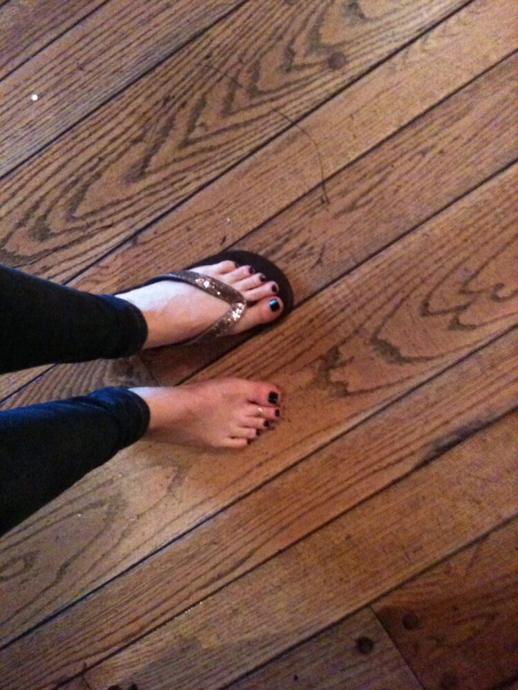 kerrie roberts feet