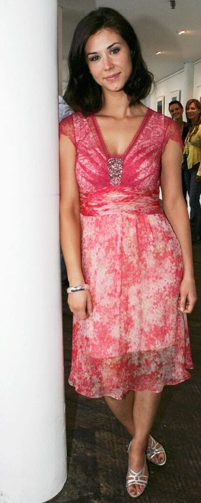 kestie morassi feet 5