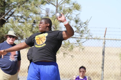 keston mendoza feet 5