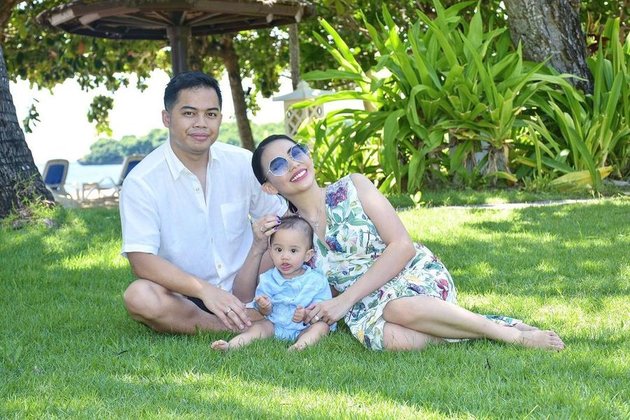 kezia karamoy feet 4