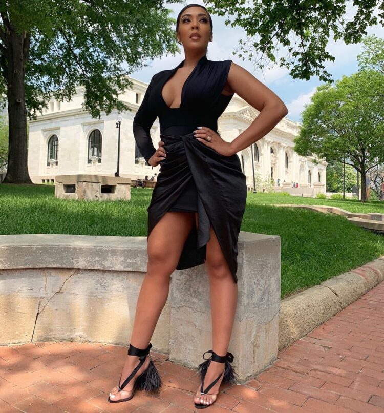 khadeen ellis feet 3