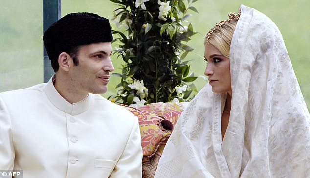 khaliya aga khan feet 6