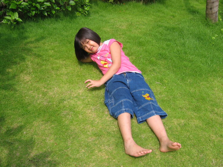 khanh linh feet 2
