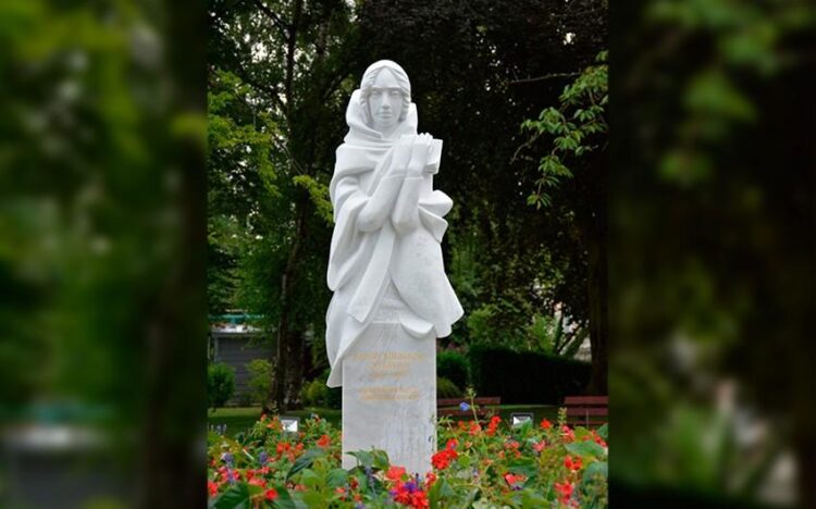 khurshidbanu natavan feet 5