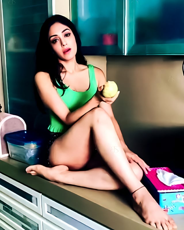 khushali kumar feet 6