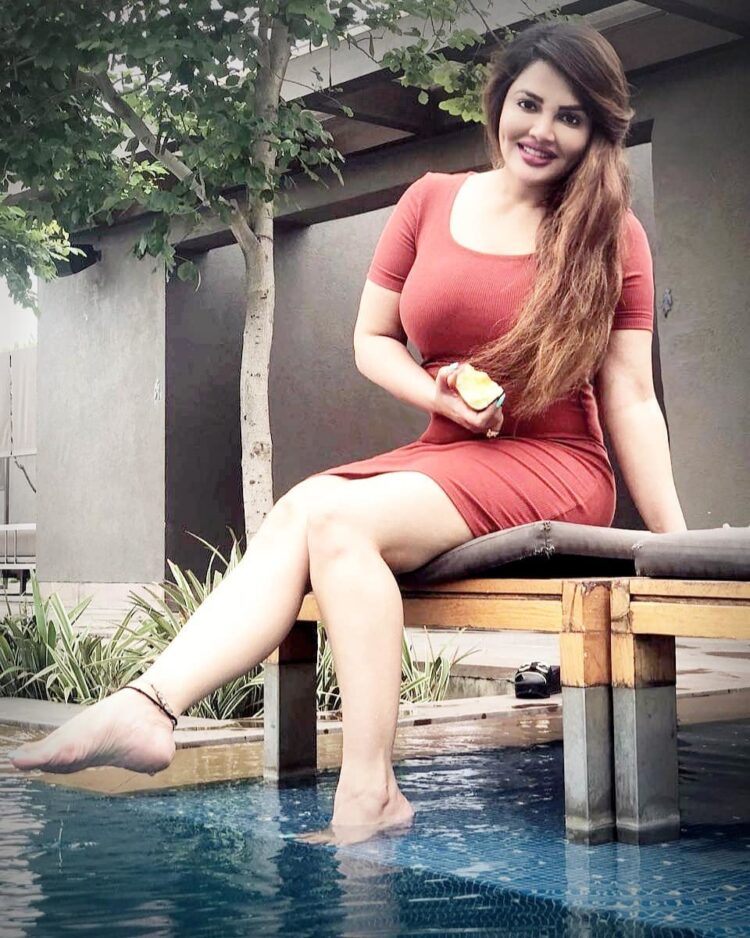 khushi gadhvi feet 5