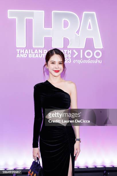 khwanchanok tuanwijit feet 5