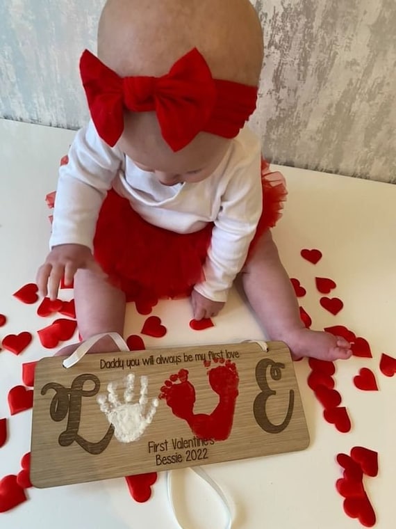 kid valentine feet 5