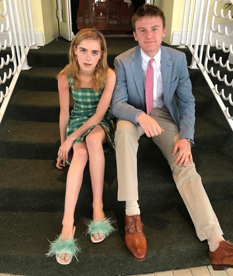 kiernan shipka feet 2