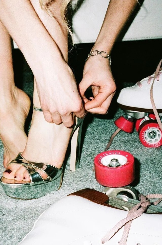 kiernan shipka feet 6