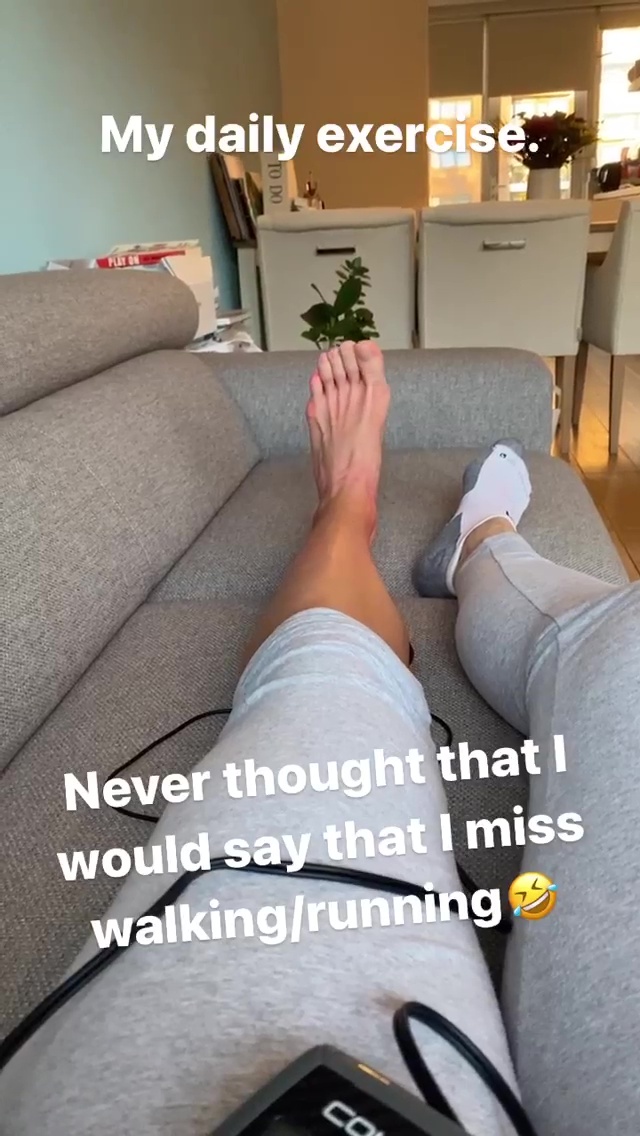 kiki bertens feet 4
