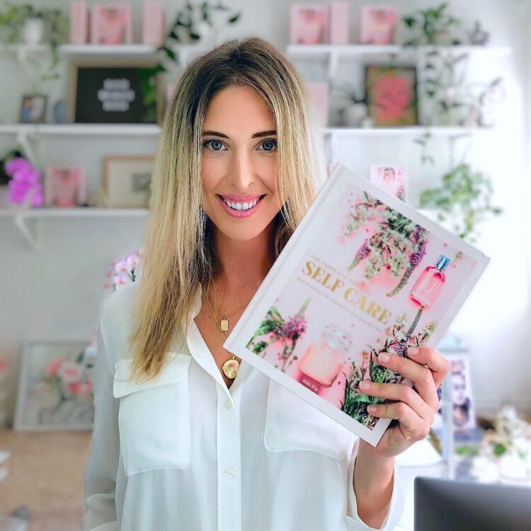 kiki ely medor feet 1