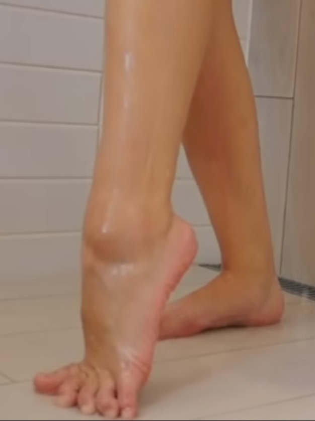 kim dao feet
