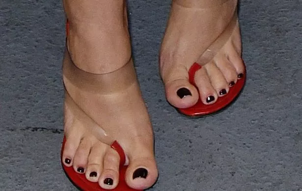 kim feet 3