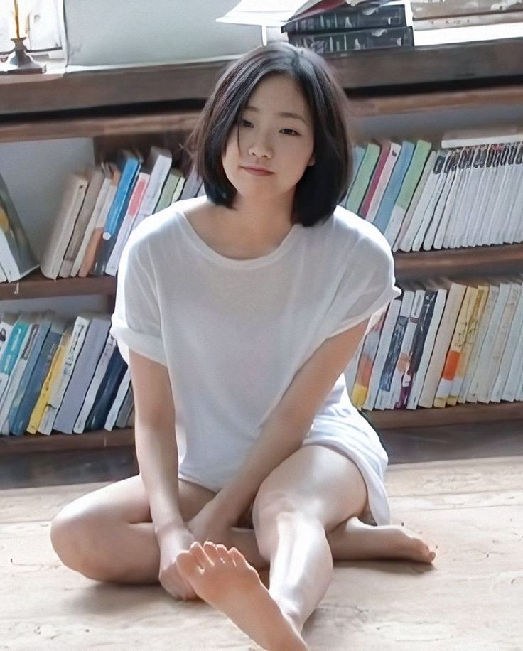 kim goeun feet