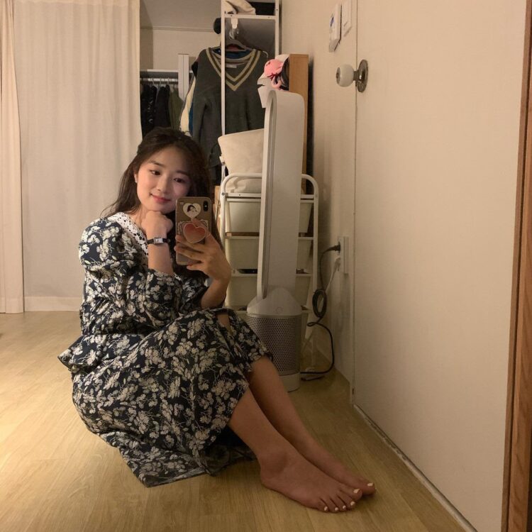 kim hye yoon feet 2