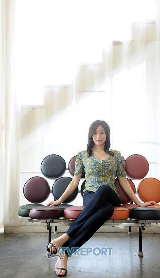 kim hyo jin feet 2
