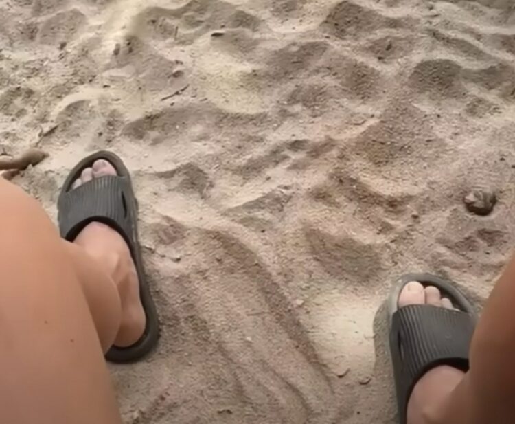 kim jin young feet 3