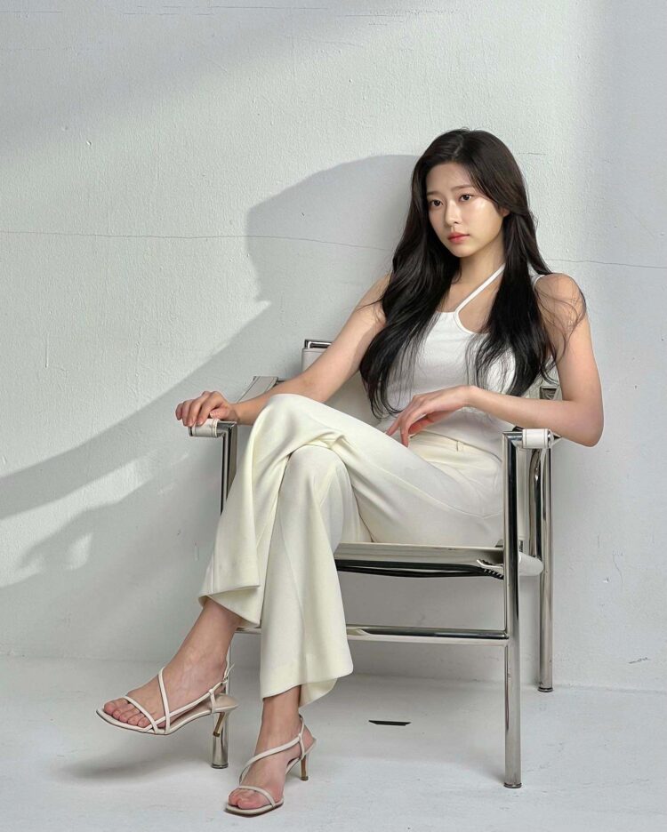 kim min ji feet 2