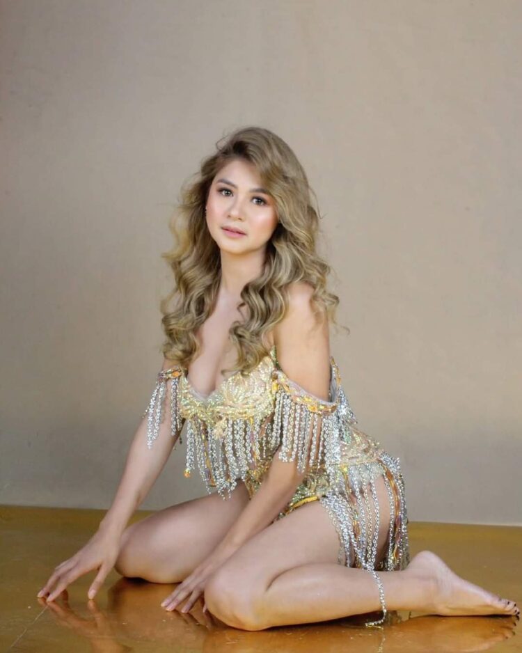 kim rodriguez feet 3