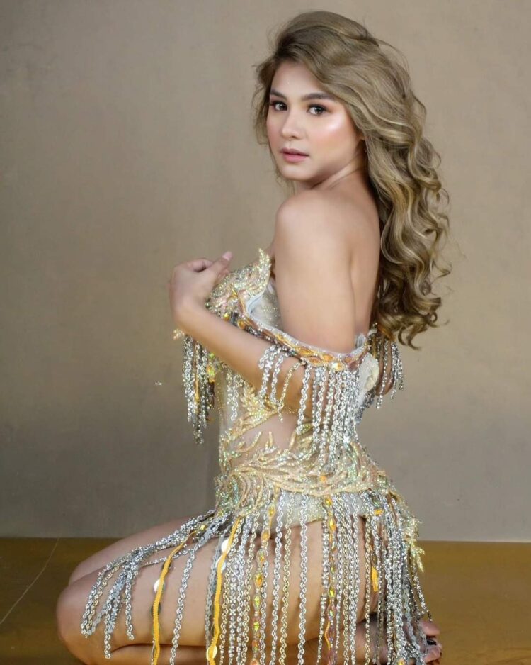 kim rodriguez feet 6