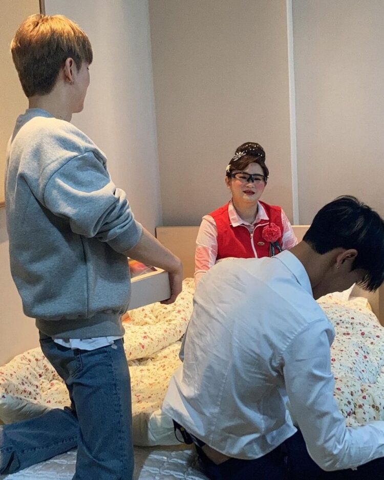 kim shin young feet 4