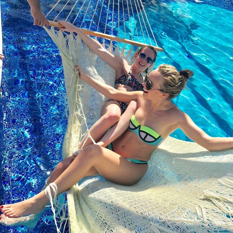 kimberley crossman feet 3