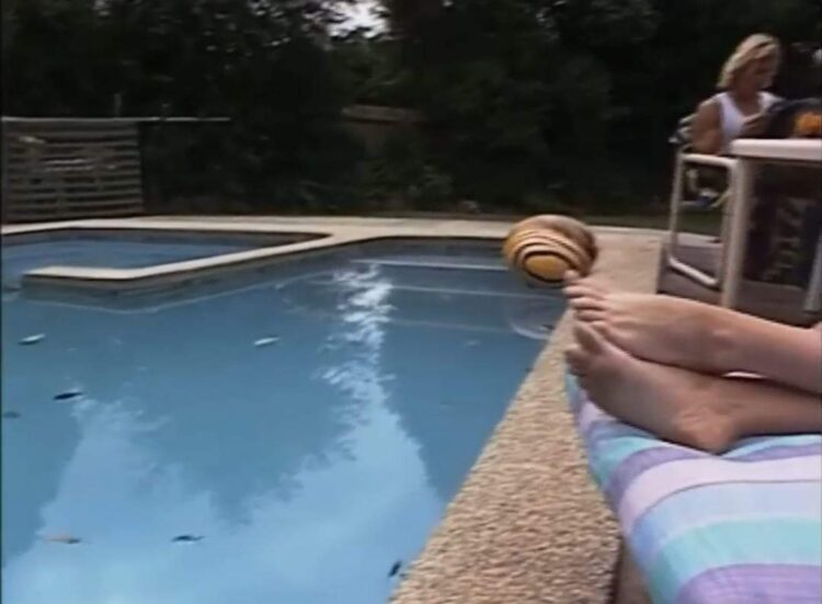 kimberley davies feet 6