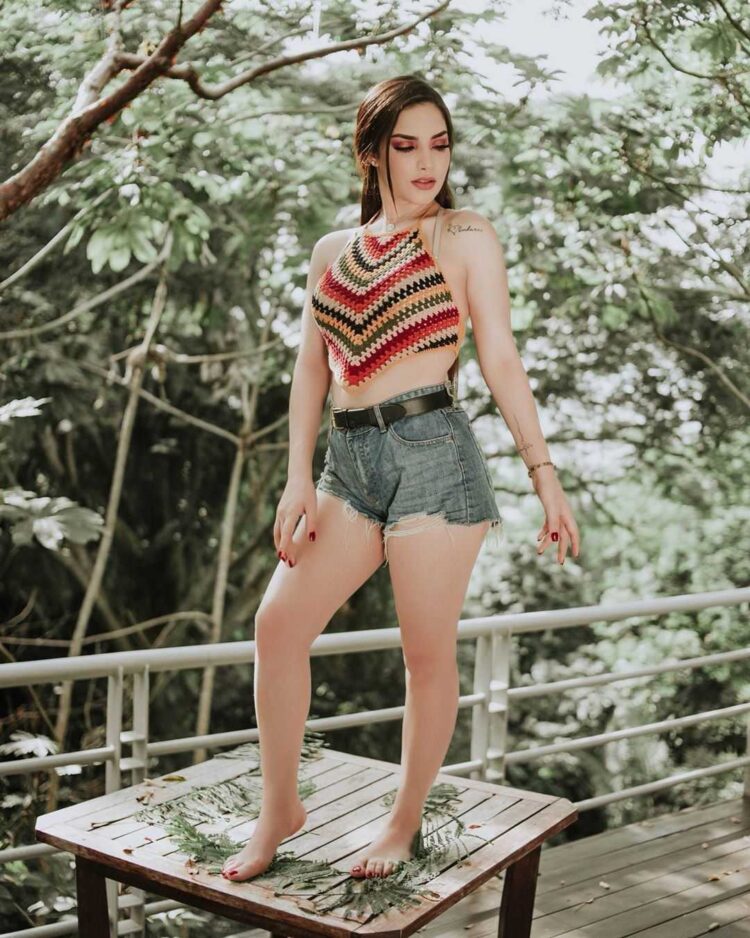 kimberly loaiza feet 6