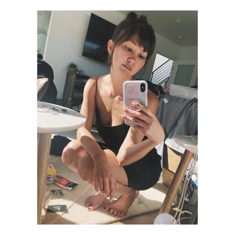 kimiko glenn feet
