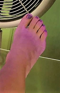 kindly myers feet 2