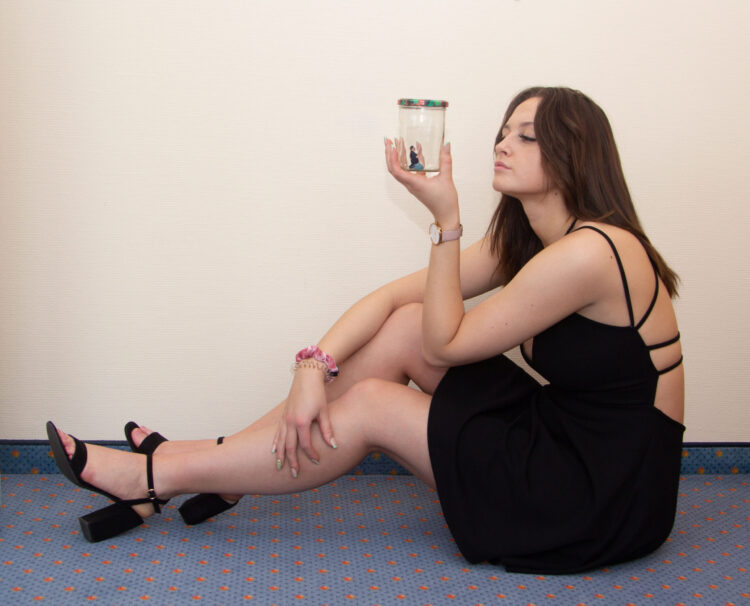 kira slater feet scaled