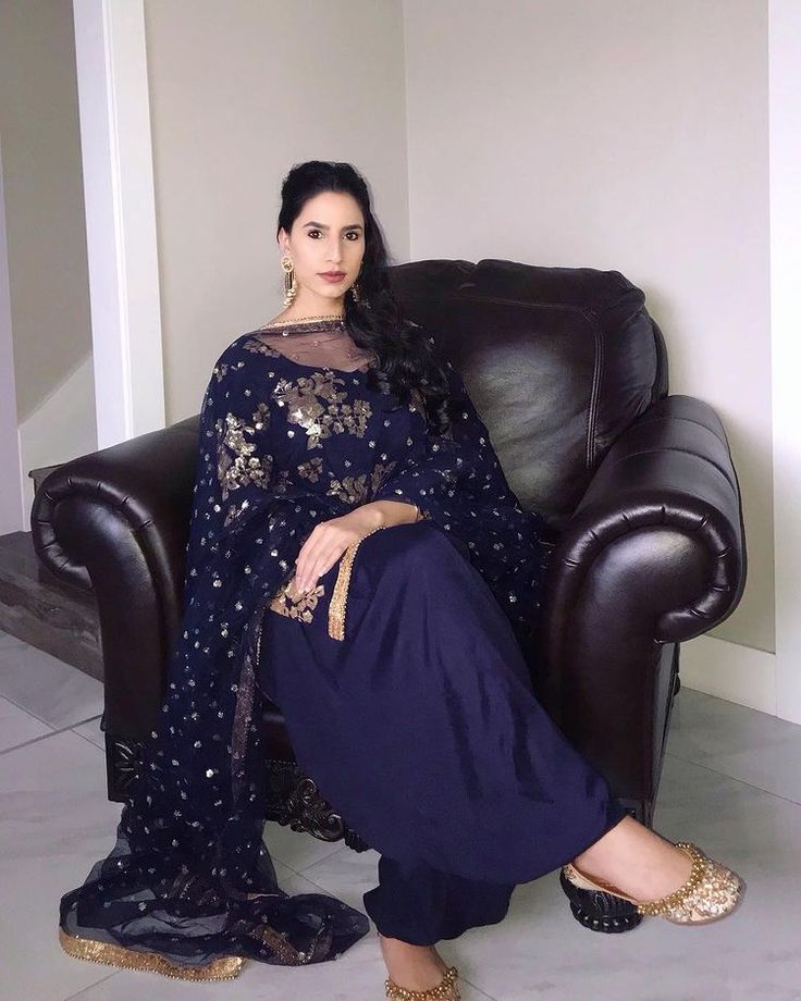 kiran dhaliwal feet 3