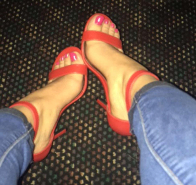 kirby bliss blanton feet 3