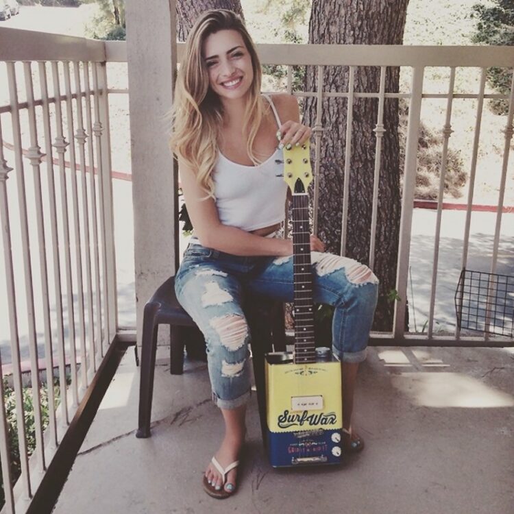 kirsten collins feet 3