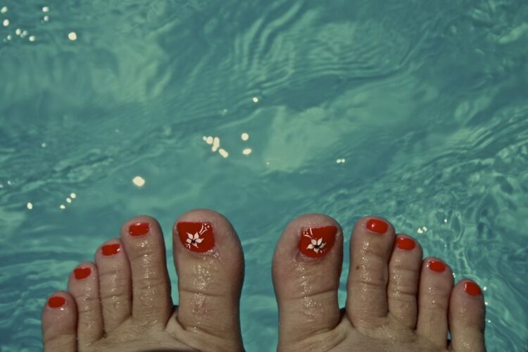 kirsten holliday feet