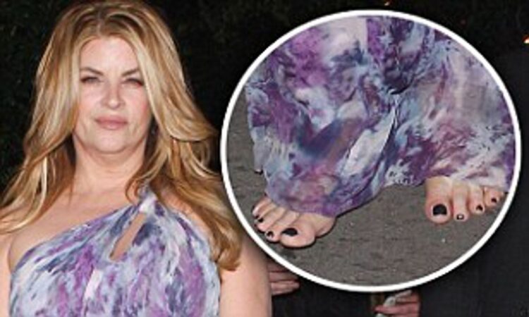 kirstie alley feet 1