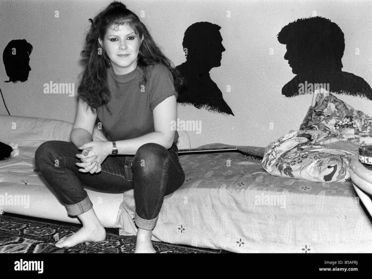 kirsty maccoll feet 1