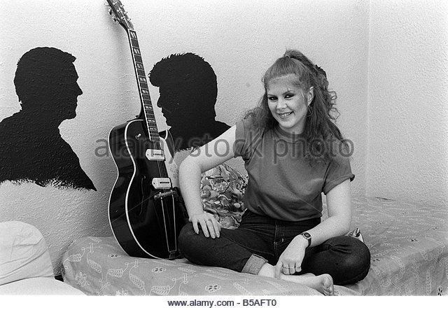 kirsty maccoll feet