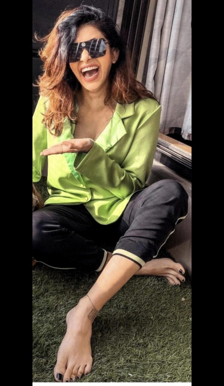 kishwar merchant feet 6