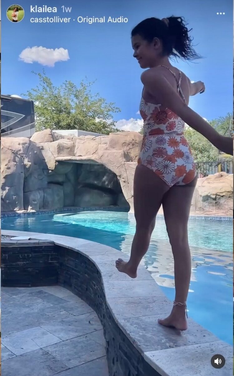 klailea bennett feet 5