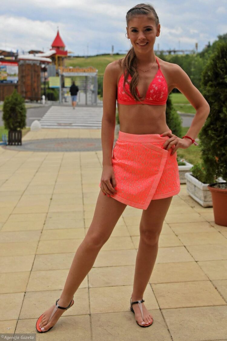 klaudia halejcio feet 1