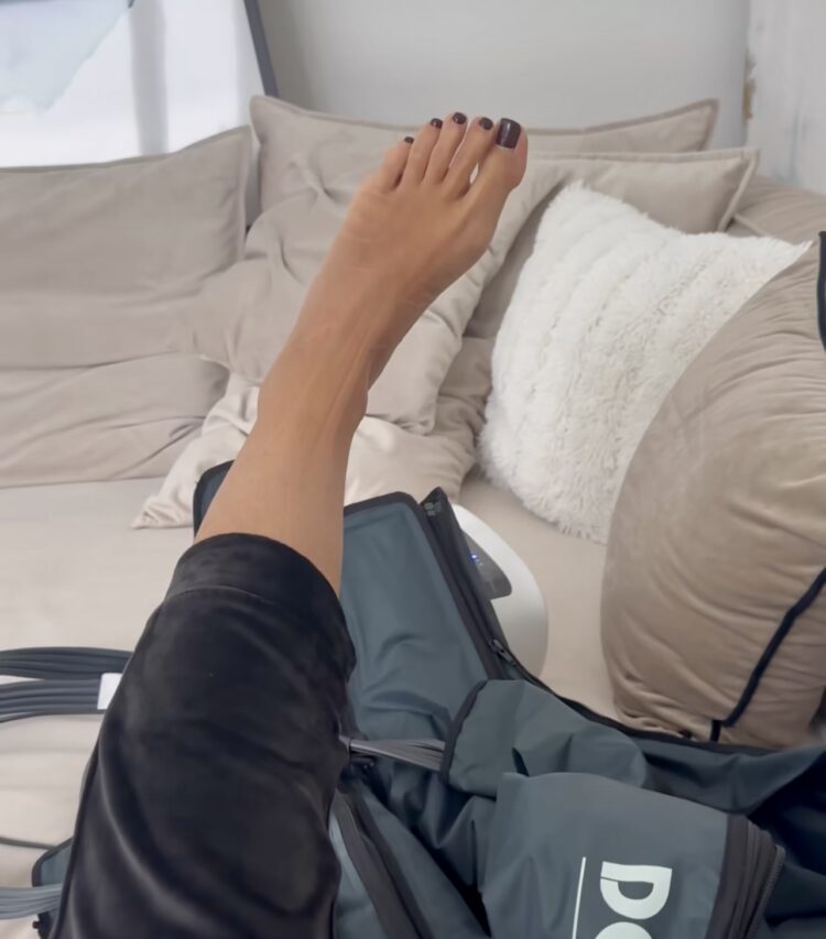 klaudia halejcio feet